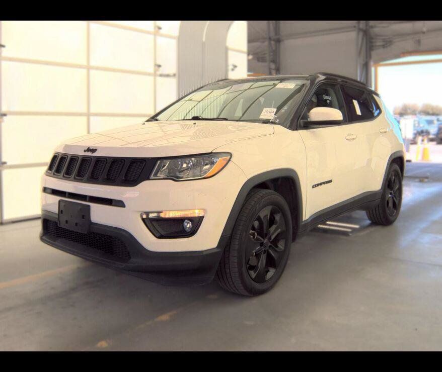 Used 2019 Jeep Compass Latitude FWD image 2
