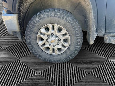 Used 2023 Chevrolet Silverado 2500 LT w/ Texas Edition image 14