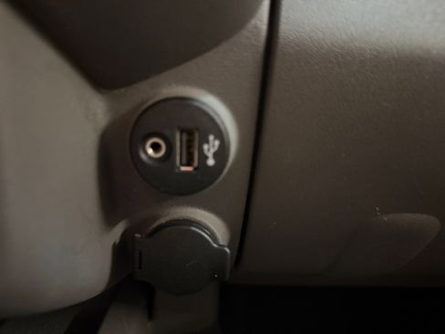 Used 2020 Nissan Frontier SV image 21