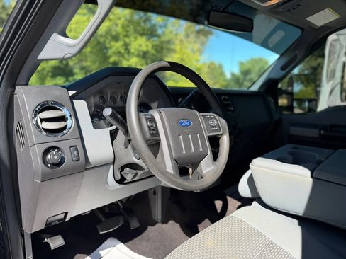 Used 2016 Ford F250 XLT w/ XLT Value Package AWD/4WD image 10