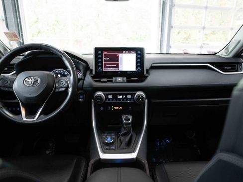 Used 2020 Toyota RAV4 Limited AWD/4WD image 20