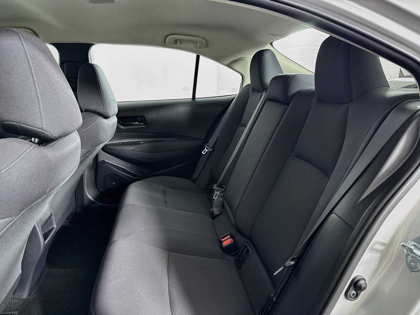 Used 2022 Toyota Corolla LE FWD image 19