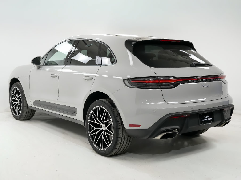Used 2026 Porsche Macan AWD/4WD image 3