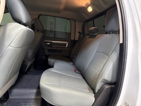 Used 2020 RAM 1500 Classic SLT image 31