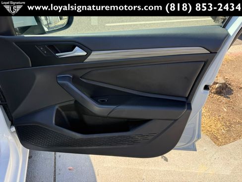 Used 2019 Volkswagen Jetta SEL FWD image 34