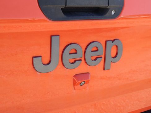Used 2020 Jeep Gladiator Rubicon image 5