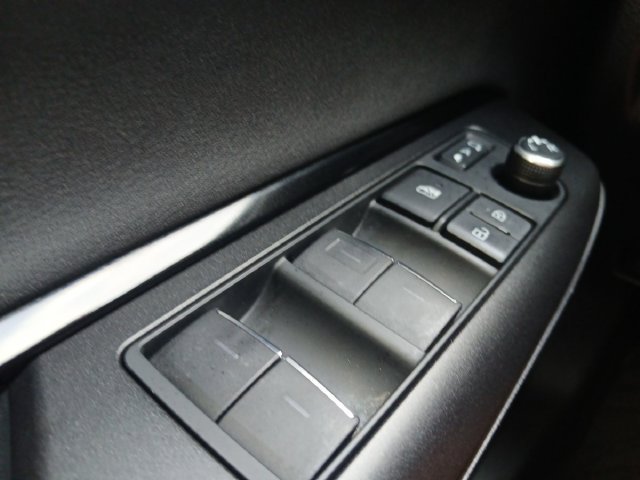 Used 2021 Toyota Venza LE AWD/4WD image 7