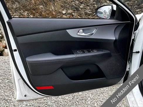 Used 2023 Kia Forte LXS FWD image 18