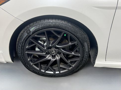 Used 2025 Toyota Camry XSE FWD image 13