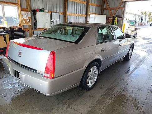 Used 2006 Cadillac DTS Luxury I image 4