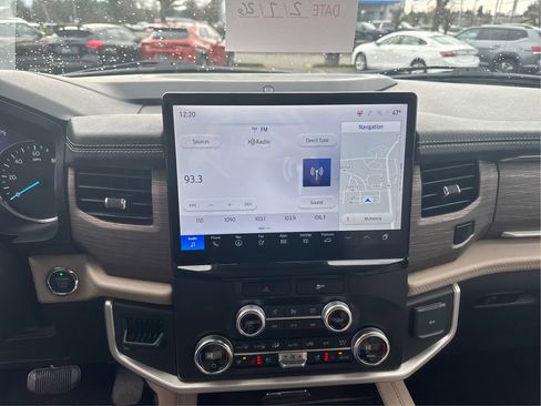 Used 2023 Ford Expedition Limited image 16