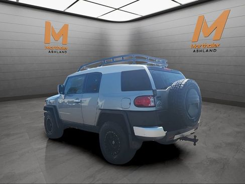 Used 2009 Toyota FJ Cruiser 4WD image 3