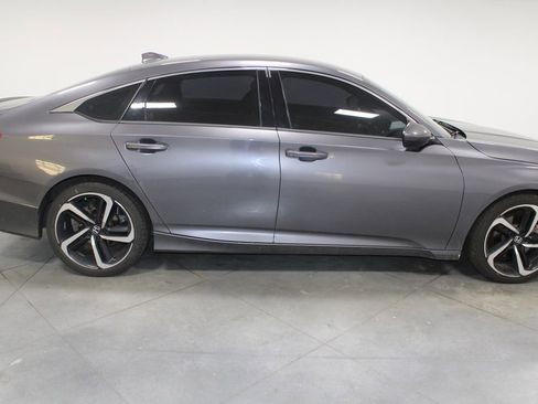 Used 2018 Honda Accord Sport image 11