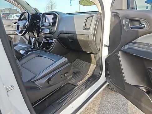 Used 2017 Chevrolet Colorado Z71 image 29