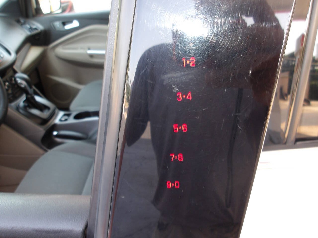 Used 2015 Ford Escape SE FWD image 16
