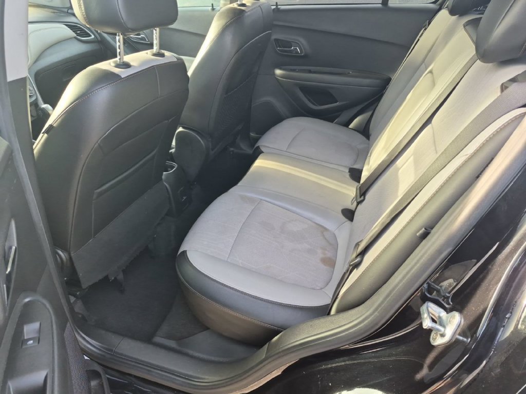 Used 2021 Chevrolet Trax LT FWD image 6