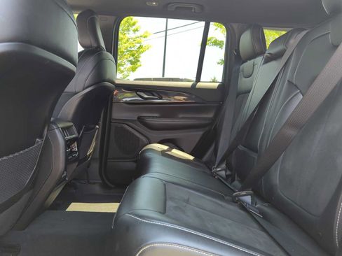 Used 2023 Jeep Grand Cherokee Altitude AWD/4WD image 27