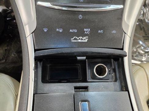Used 2015 Lincoln MKZ w/ Technology Package FWD image 19