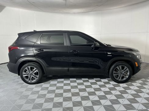 Used 2022 Kia Seltos LX AWD/4WD image 9