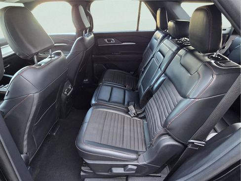 Used 2025 Ford Explorer ST-Line w/ ST-Line Street Pack image 63