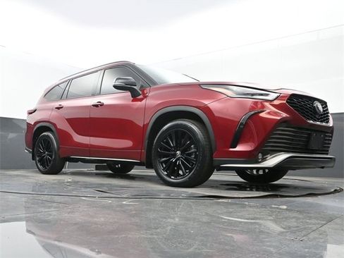 Used 2024 Toyota Highlander XSE image 24