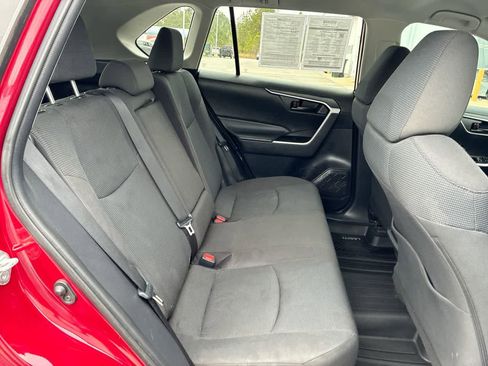 Used 2021 Toyota RAV4 LE image 24