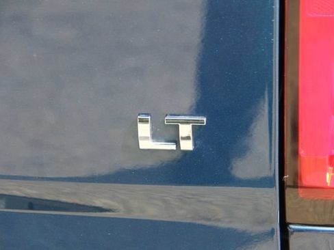 Used 2020 Chevrolet Colorado LT w/ LT Convenience Package AWD/4WD image 11