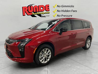 New 2027 Chrysler Pacifica Select w/ Family Tech Group