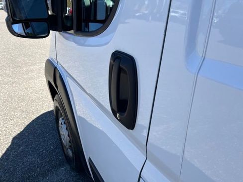 Used 2025 RAM ProMaster 2500 w/ Convenience Group FWD image 14