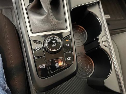 Certified 2025 Kia Sportage LX image 11