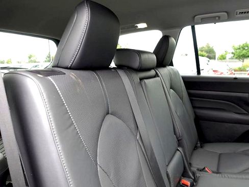 Certified 2025 Toyota Grand Highlander AWD Hybrid image 13
