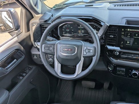 Used 2025 GMC Sierra 1500 SLE image 16