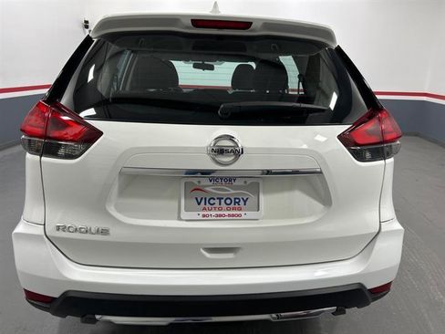 Used 2017 Nissan Rogue S image 8