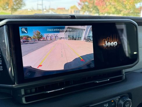 New 2025 Jeep Gladiator Sport image 20