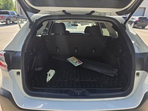 Used 2025 Subaru Outback Premium AWD/4WD image 4