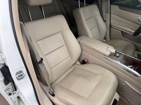 Used 2014 Mercedes-Benz E 350 Sedan image 28