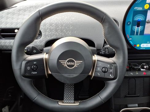 Used 2025 MINI Cooper 2-Door Hardtop image 19