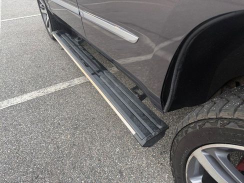 Used 2015 Cadillac Escalade Premium image 19