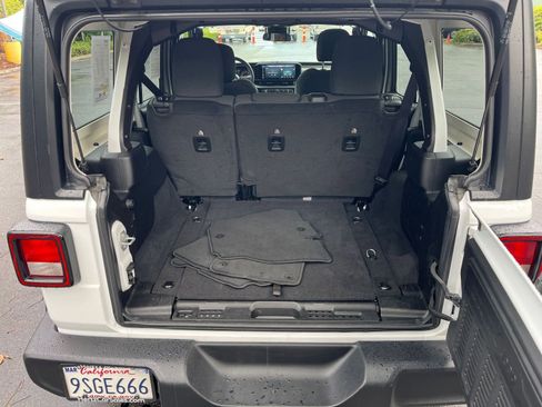 Used 2025 Jeep Wrangler Sport S image 30