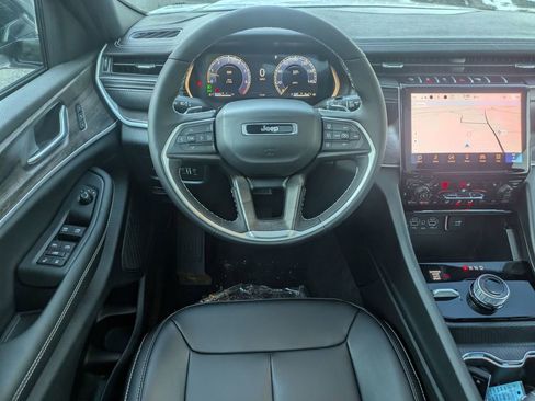 New 2025 Jeep Grand Cherokee L Limited w/ Black Appearance Package image 14