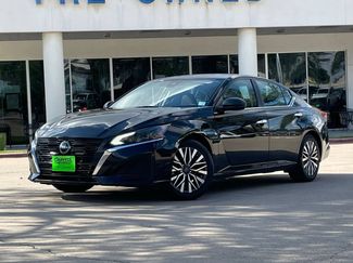 Used 2024 Nissan Altima 2.5 SV FWD video 1