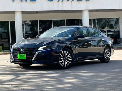 Used 2024 Nissan Altima 2.5 SV