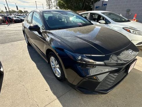 Used 2025 Toyota Camry LE FWD image 2