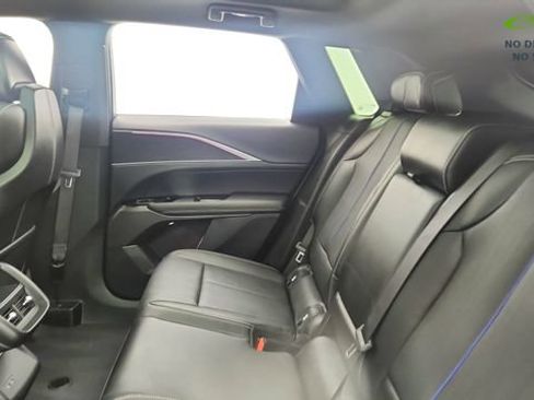 Used 2025 Cadillac Lyriq Sport AWD/4WD image 30