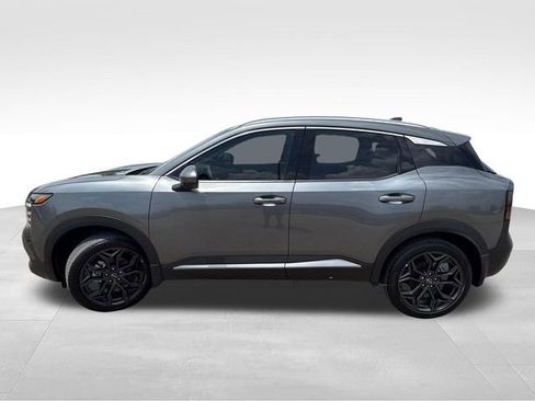 Certified 2025 Nissan Kicks SR FWD image 5