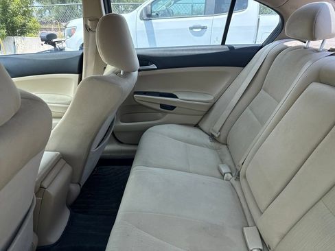 Used 2011 Honda Accord LX-P image 4