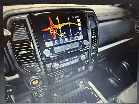 Used 2021 Nissan Titan PRO-4X w/ Pro-4x Convenience Package AWD/4WD image 13