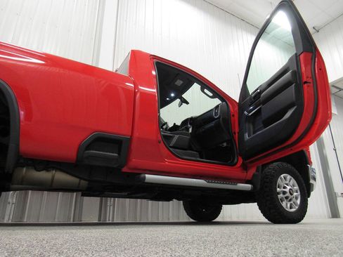 Used 2020 Chevrolet Silverado 2500 LT w/ Z71 Off-Road Package image 20