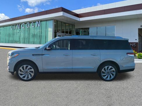 Certified 2024 Lincoln Navigator L Reserve image 8