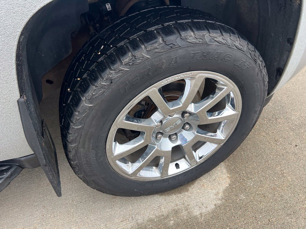 Used 2012 Chevrolet Avalanche LTZ AWD/4WD image 10